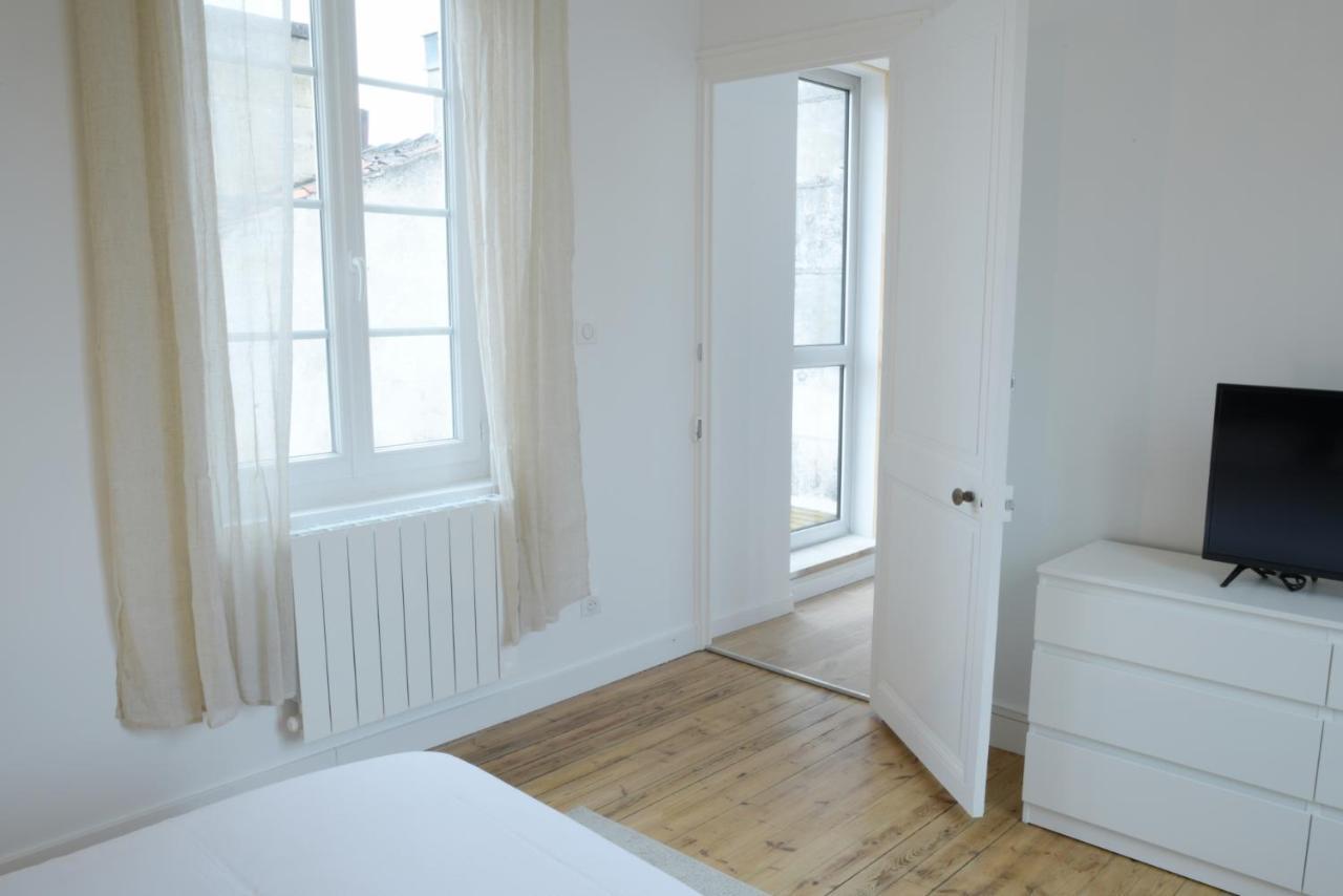 T2 De 55M2 Avec Toit Terrasse, Hyper Centre, Wifi, Draps, Savons Et Serviettes Fournis 코냐크 외부 사진