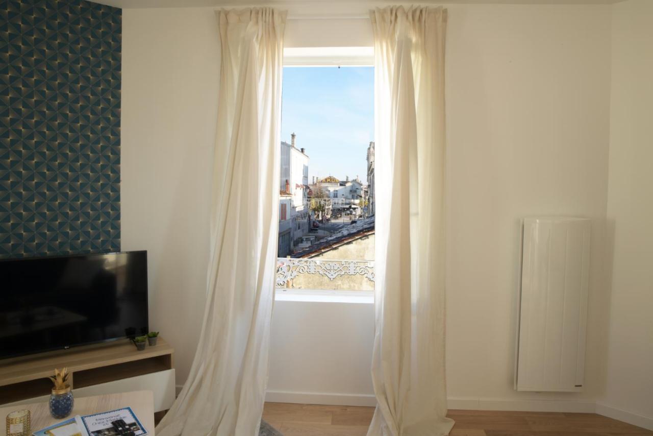 T2 De 55M2 Avec Toit Terrasse, Hyper Centre, Wifi, Draps, Savons Et Serviettes Fournis 코냐크 외부 사진